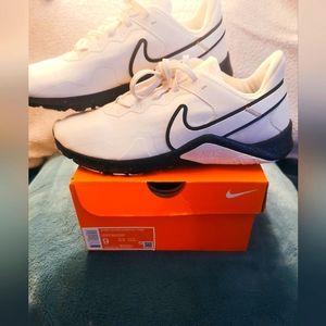 Ladies Nike Legend Essentials 2 Brand New (in box)